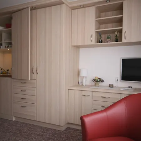 Haus Pinguin Apartment *