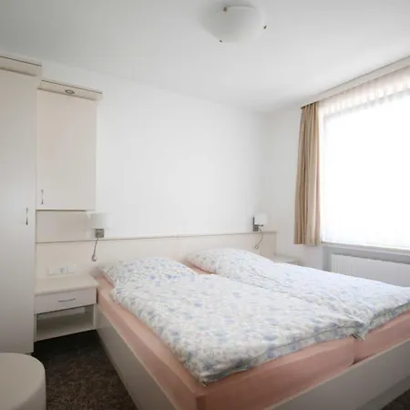 Haus Pinguin Apartment