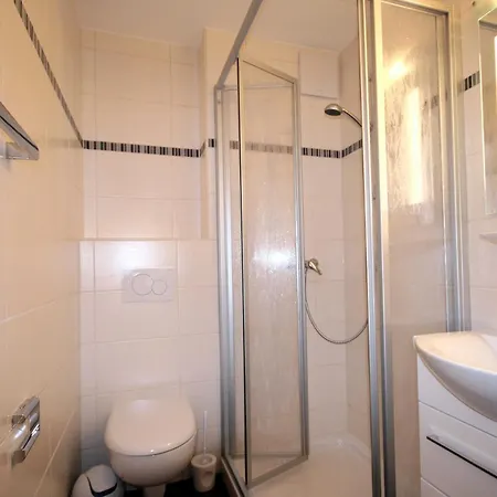 Haus Pinguin Apartment *